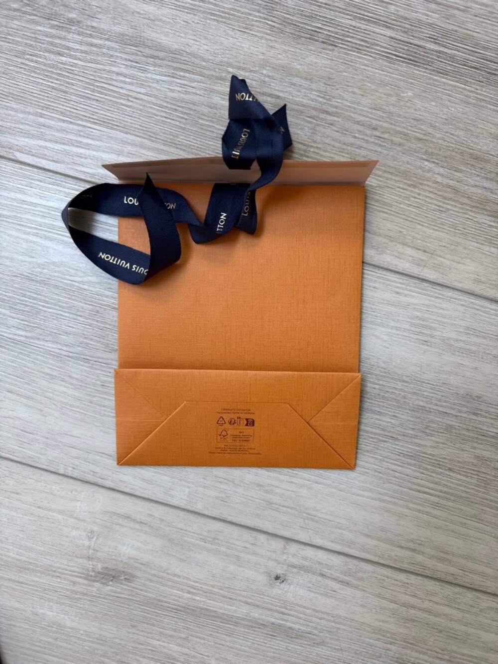 Louis Vuitton Orange Paper Shopping Bags – Set of 2 (Large + Small) – Gift Bags - Picture 1 of 5